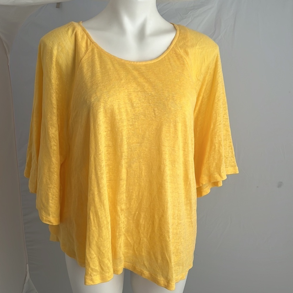 Anthropologie Akemi and Kin goldenrod yellow linen poncho over stretch lace top